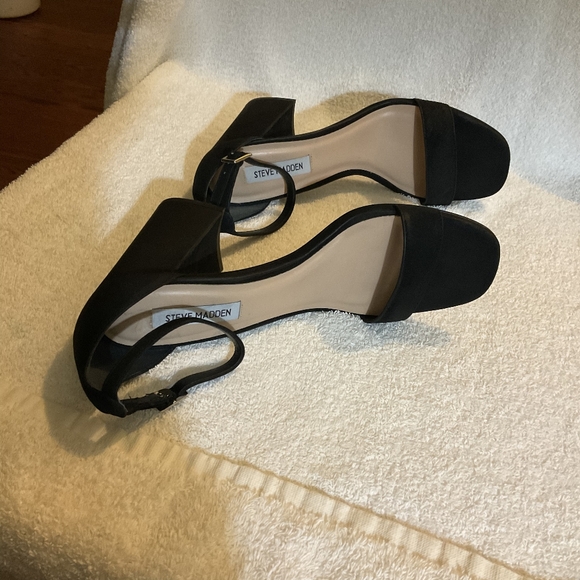 BASICALLY BRAND NEW “STEVE MADDEN” Womens Dillion Print Dress Sandals Black 9 M. - Picture 10 of 10